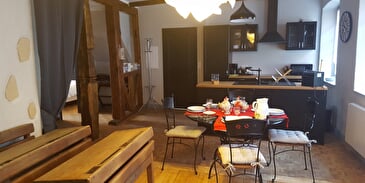 Gîte A l'Ancienne Ecole - Chantal BOUREL