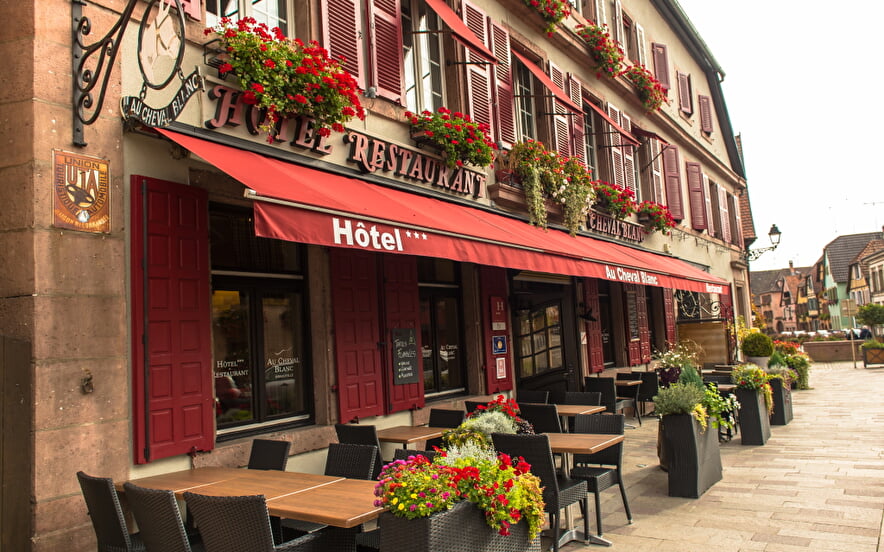 Hôtel (-restaurant) Au Cheval Blanc