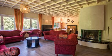Meublé La Maison Rouge, entre végétal et minéral