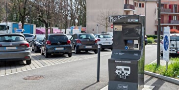 Aire de service pour campings-cars