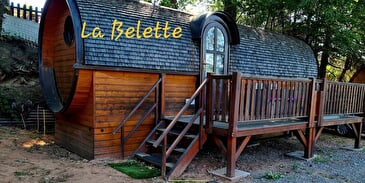 HÉBERGEMENT INSOLITE - CABANE TONNEAU