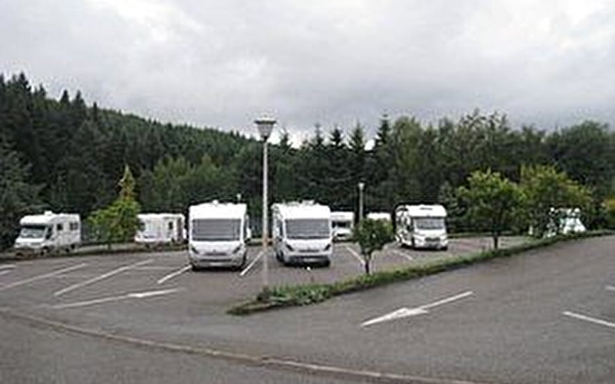 Aire de service et de stationnement pour camping-car